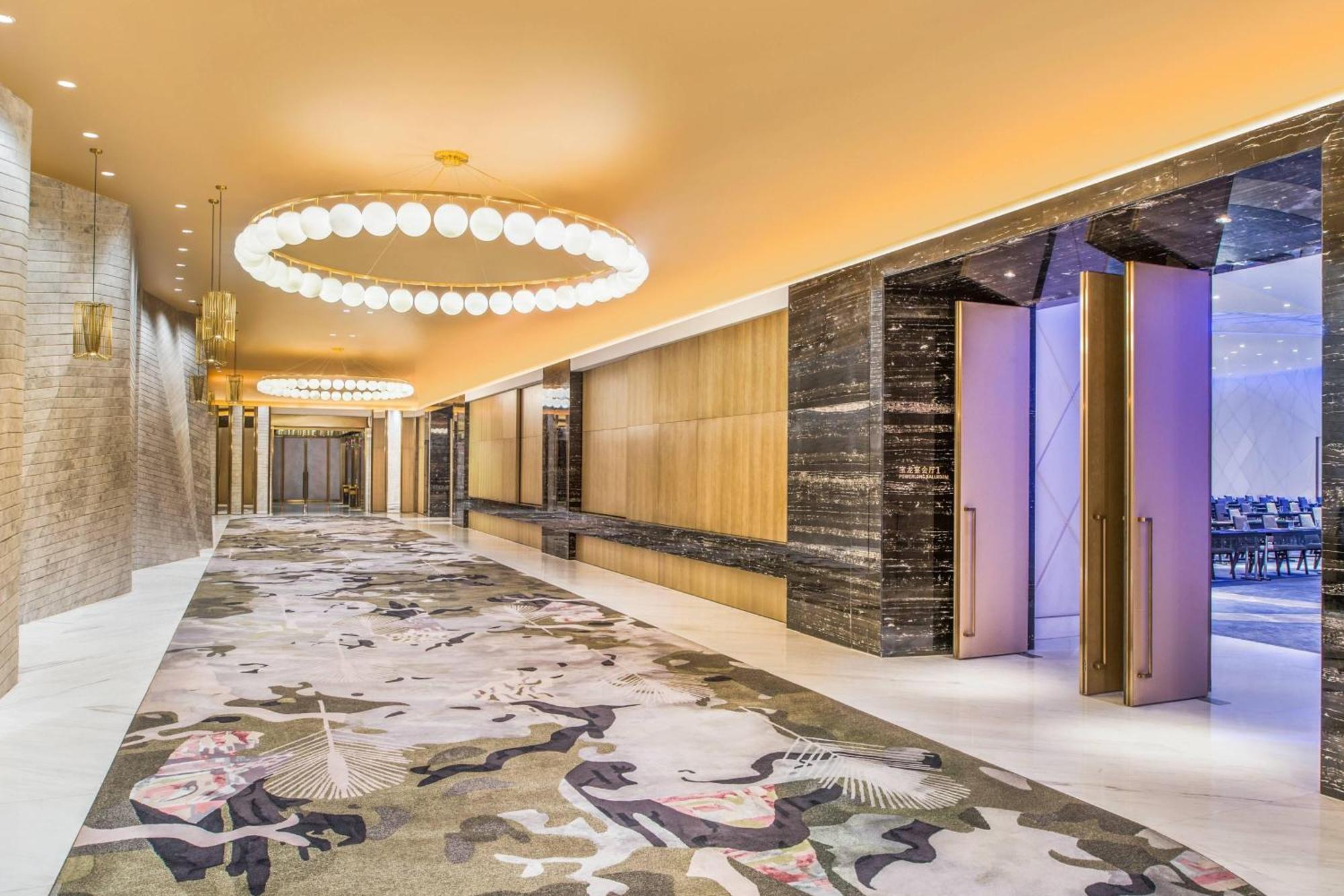 Hotel Le Meridien Hongqiao,minhang 5*